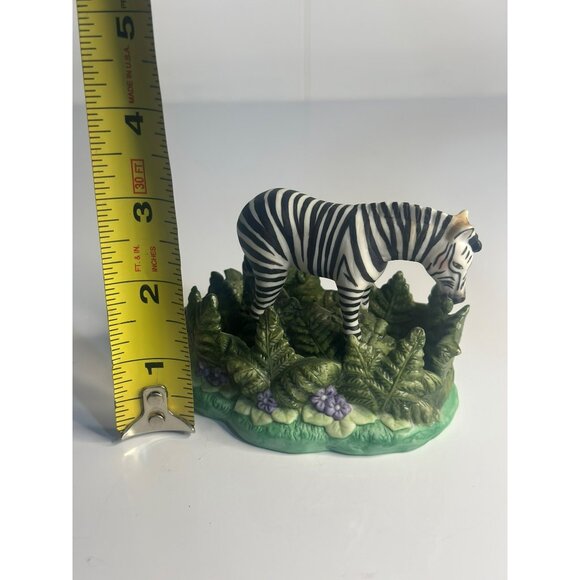 VTG Franklin Mint 1988 Wilderness Zebra 3.25" Painted Safari-Surprises Animal - Picture 7 of 7